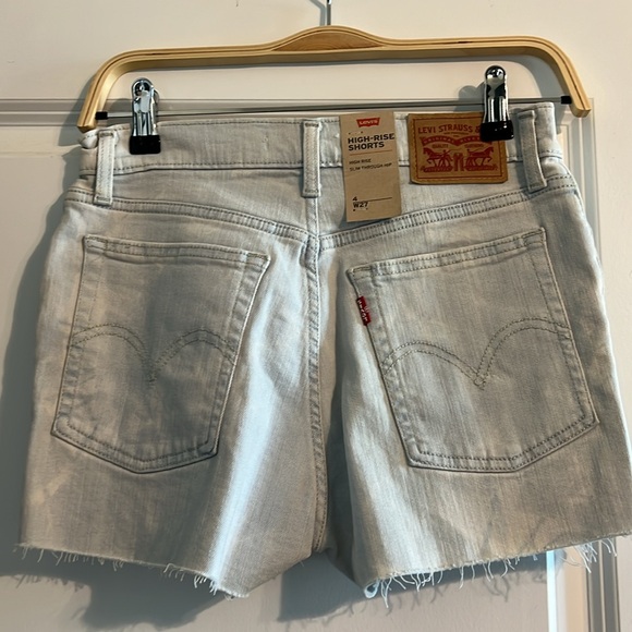 Brand new, Levi’s jean shorts - Picture 2 of 2